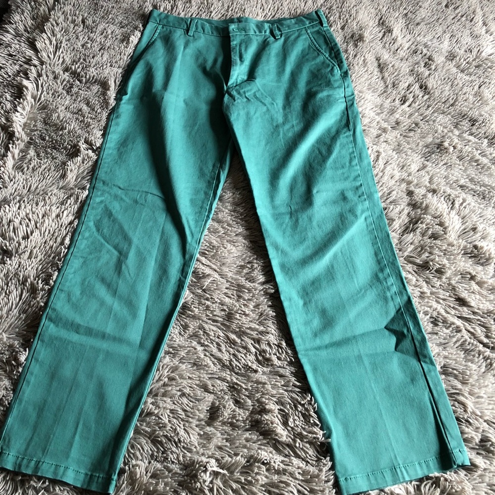 IZOD Saltwater Chino